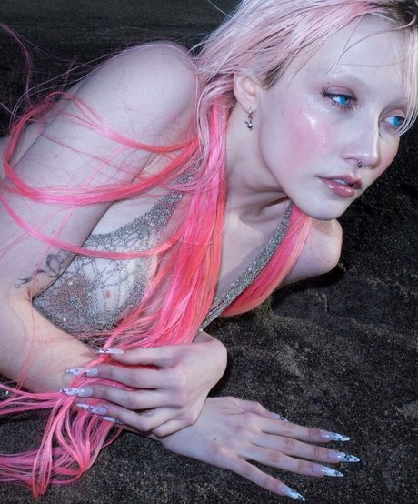 Chloe Moriondo naked star photos