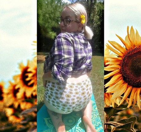 spaceEris model erotic photo