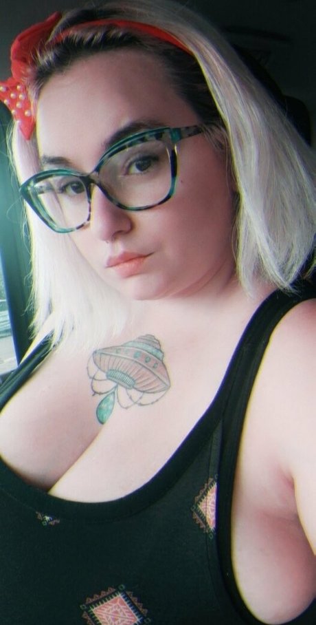 spaceEris model perfect pictures