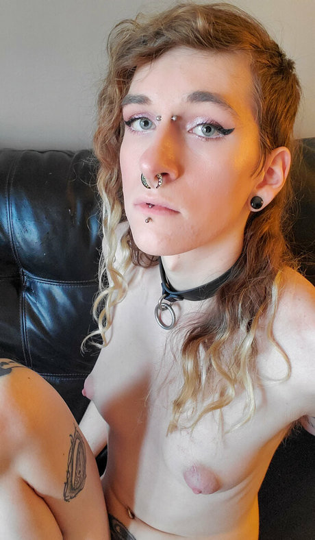 Safety Pinup star nude photos