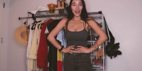 Hitomi Mochizuki exclusive model img