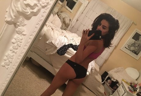 Mikaela Hoover nice pornstar gallery