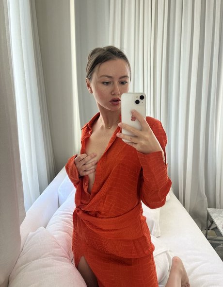 HonkSophie model xxx image