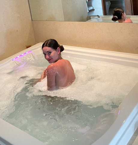 Ivana Baquero top model img