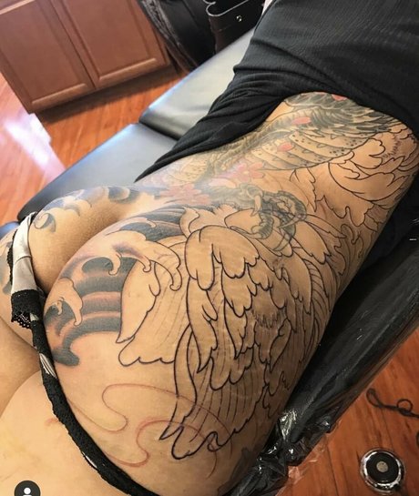 Lily Koi xxx actress photo