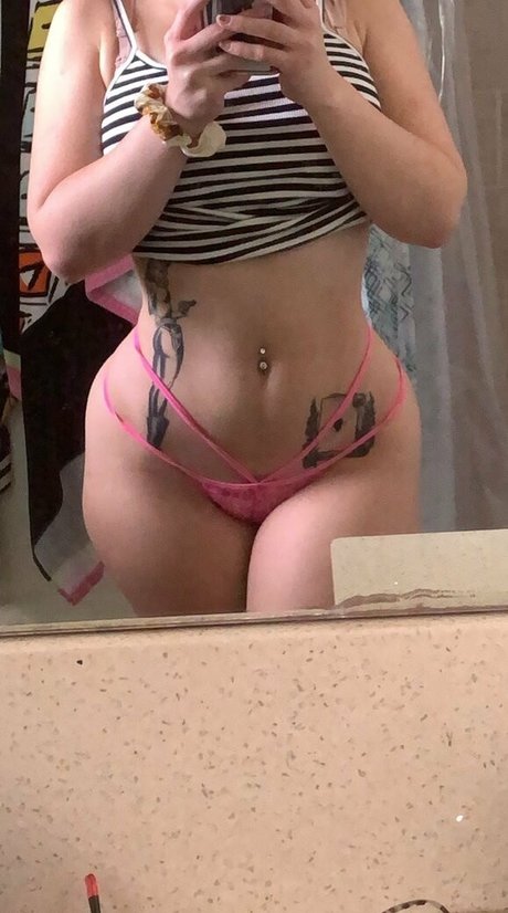 Susannah model pretty pics