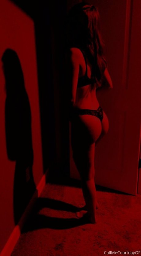 callmecourtnay erotic actress pics