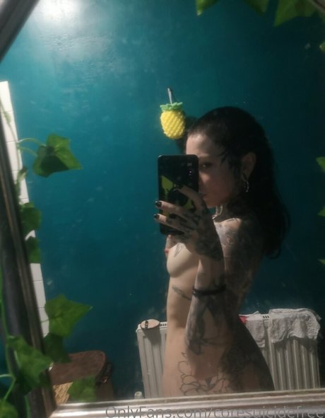 coresuicidefree star naked pictures