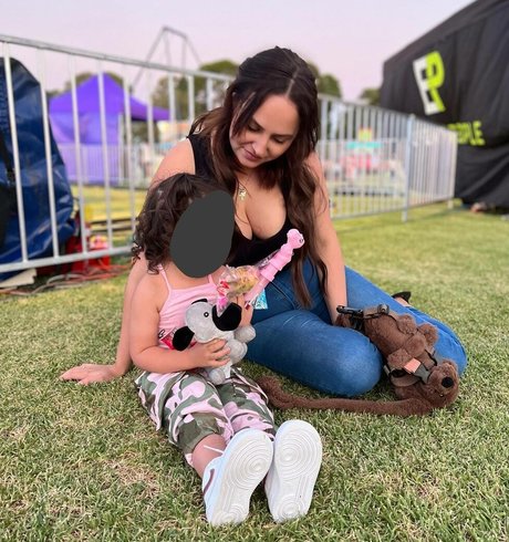 Rachel Elizabeth model xxx pics