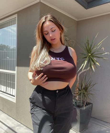 Rachel Elizabeth model high quality photos