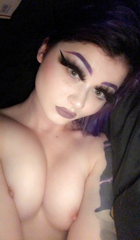 MiniTruckMommy exclusive actress images