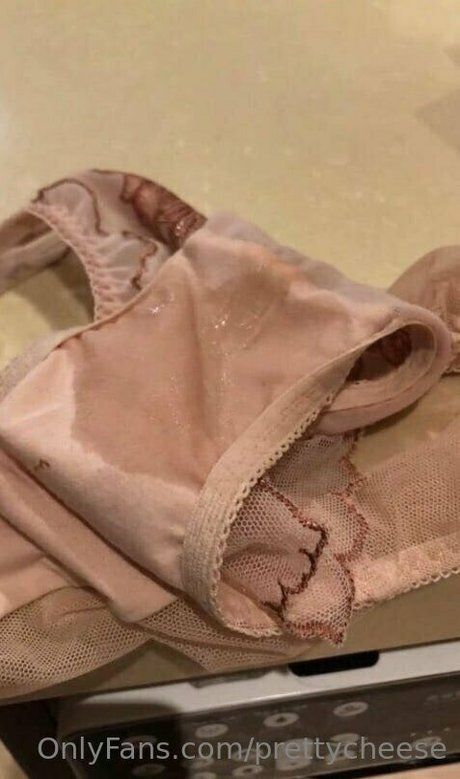 prettycheese erotic model img