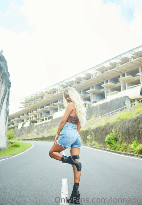 lonnabo exclusive pornstar pictures