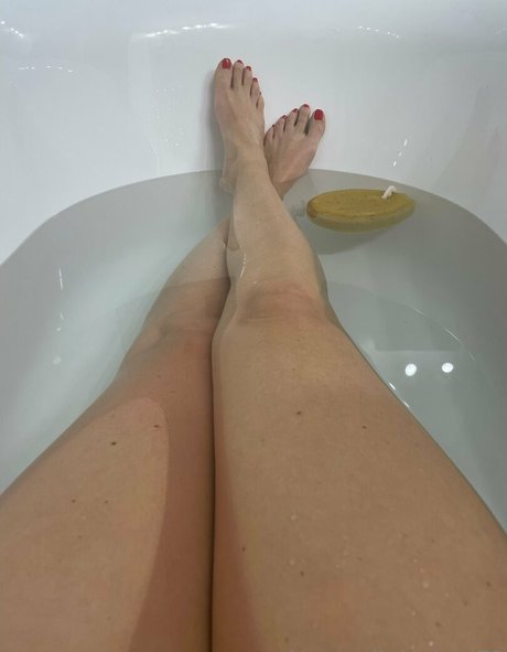 naturally naked freepage pretty actress galleries