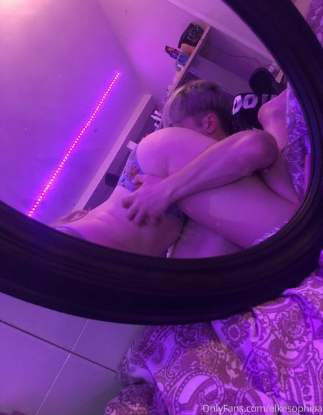 elkesophiaa exclusive star photo