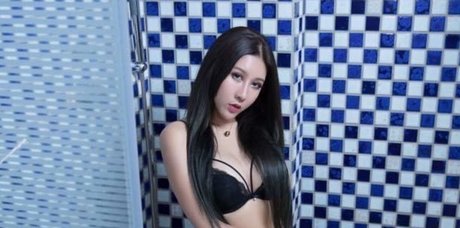 Wei Ling_ erotic pornstar pics