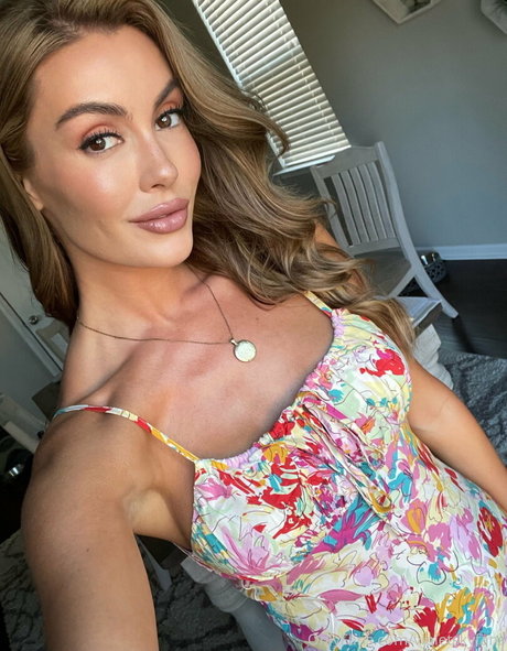 big tits and ass onlyfans nude pic