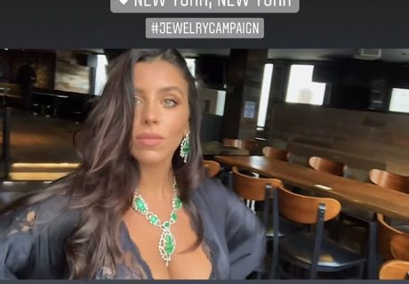 Tami Bar star pornographic picture