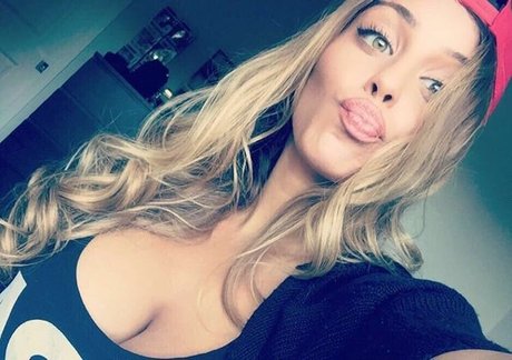 guy onlyfans pornographic pictures