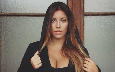 Tami Bar pornographic model picture