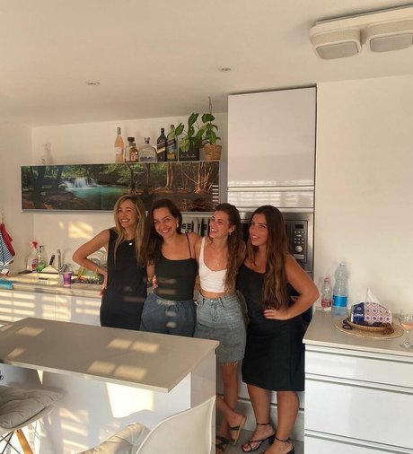 Tami Bar star free photos