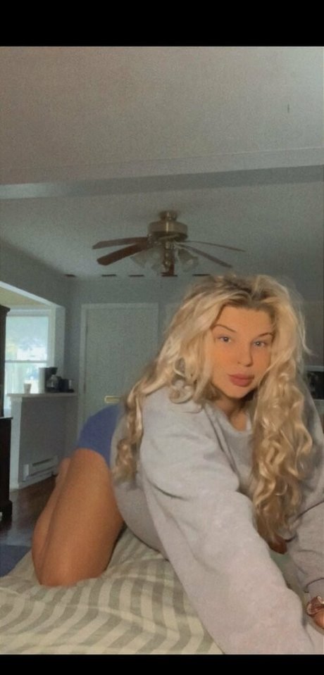 blonde babe onlyfans naked image