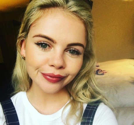 Saoirse Monica Jackson adult actress photos