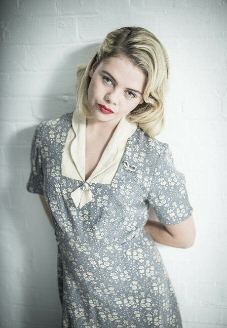 Saoirse Monica Jackson art actress photo