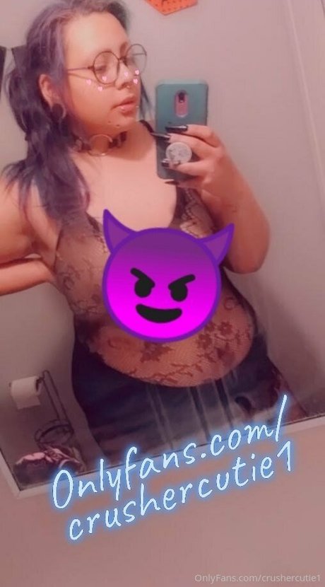 crushercutie1 pornstar top image
