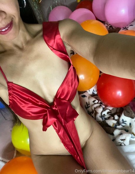 JuicyPinaypple erotic model galleries