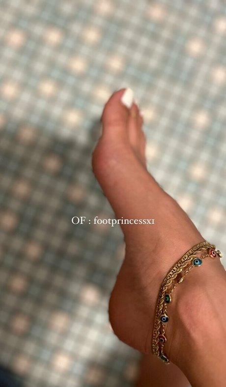 busty solo onlyfans hot xxx pictures