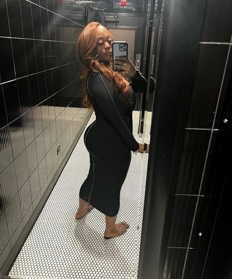 Dee Dee Davis pornstar nude galleries