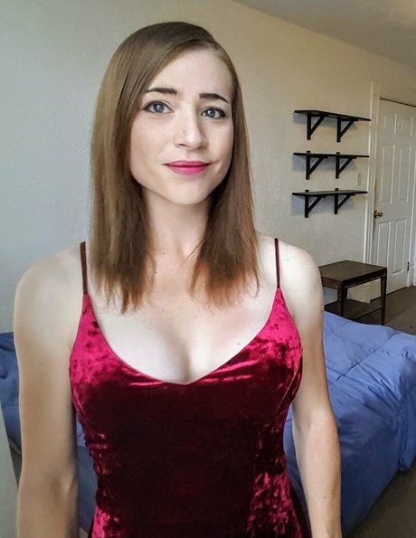 flat chested onlyfans exclusive galleries