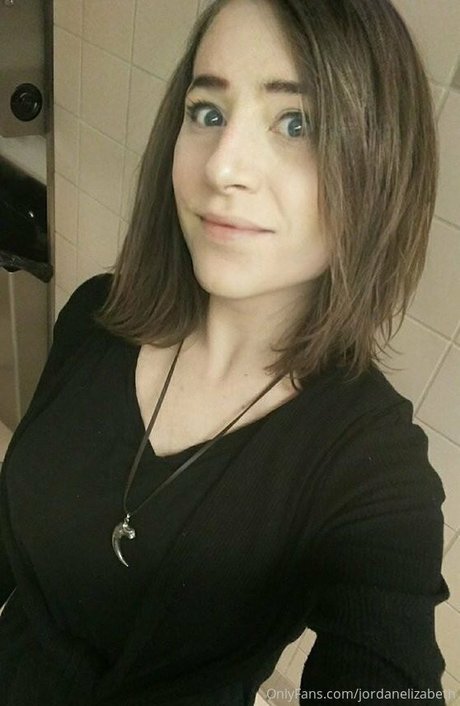 jordanelizabeth erotic pornstar pics