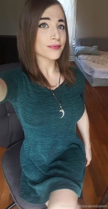 jordanelizabeth model hot galleries