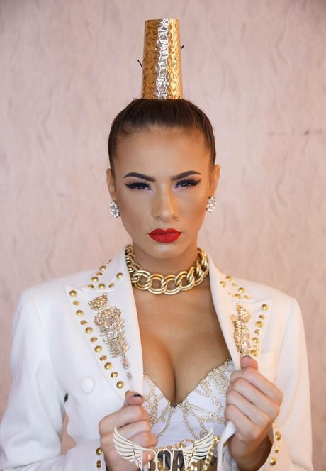 AndreeaNicoletaDinu sexy actress photos