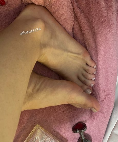 Alice Big Clit nice model image