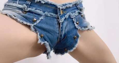 Lucky Lily star galleries