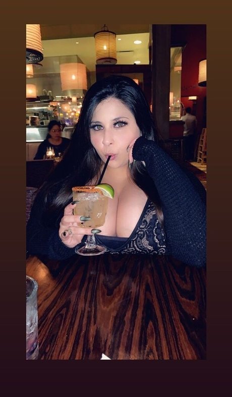 Vanessa Romero model high quality archive