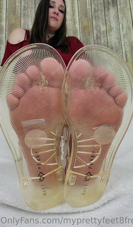 myprettyfeet8free model nude pics