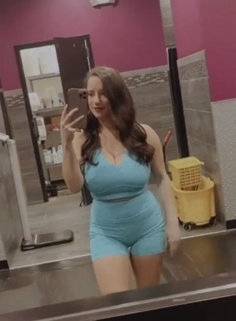 Sarah H star pornographic pictures