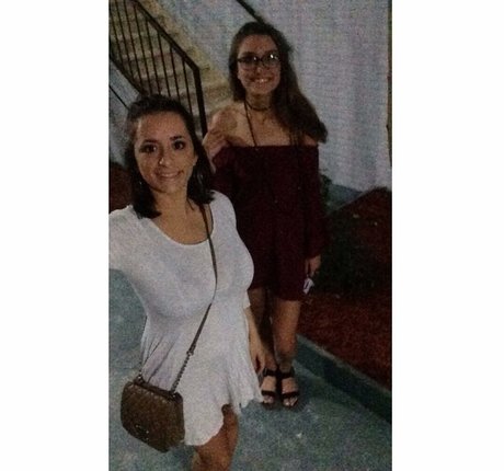 Sarah H exclusive actress pics