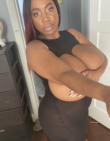 clubmaseratixxx naked actress image