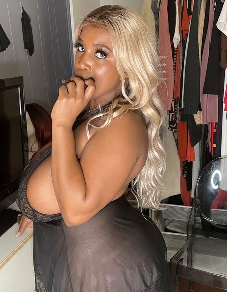 clubmaseratixxx pornstar naked photos