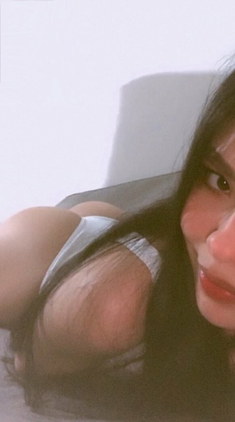 __tsunamy model hot photos