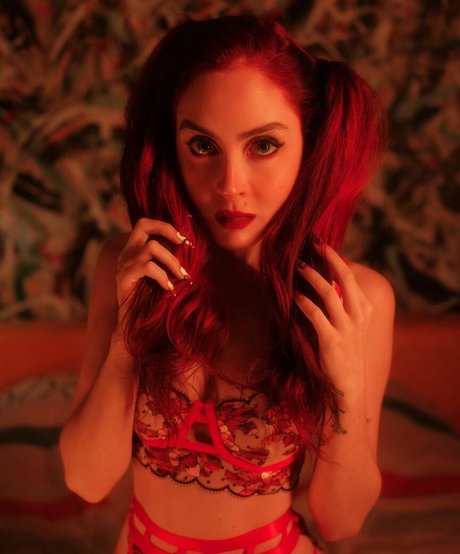 Marenaltman star sexy image