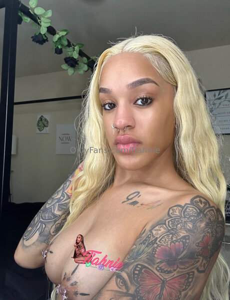 tiahnie sexy pornstar gallery