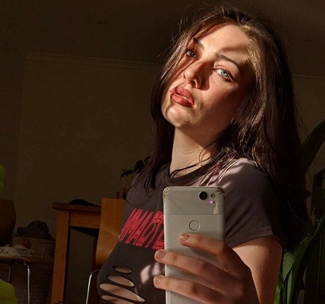 Knightsinclair pretty star pics