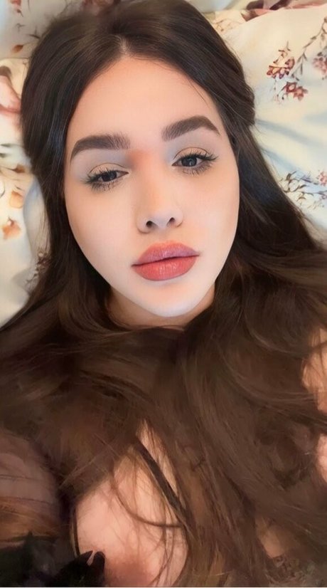 Yasmin Bianchi pretty model pics