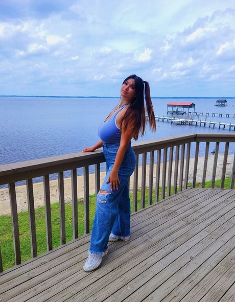 brunette onlyfans nude photo